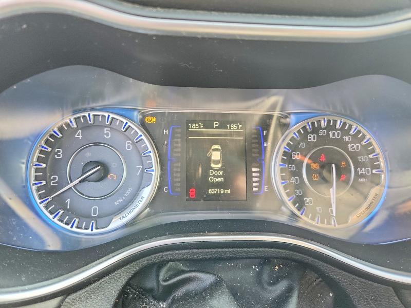 61602096 :رقم المزاد ، 1C3CCCAB6FN536960 vin ، 2015 Chrysler 200 مزاد بيع