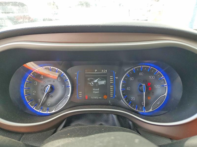 58763756 :رقم المزاد ، 2C4RC1FG4JR125972 vin ، 2018 Chrysler Pacifica مزاد بيع