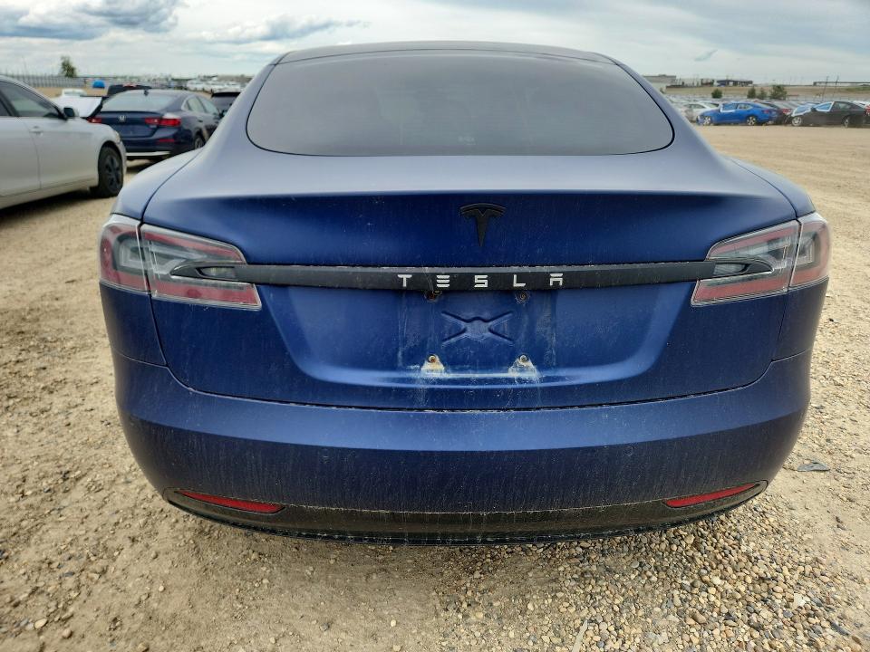 59712776 :رقم المزاد ، 5YJSA1E24HF223290 vin ، 2017 Tesla Model S مزاد بيع