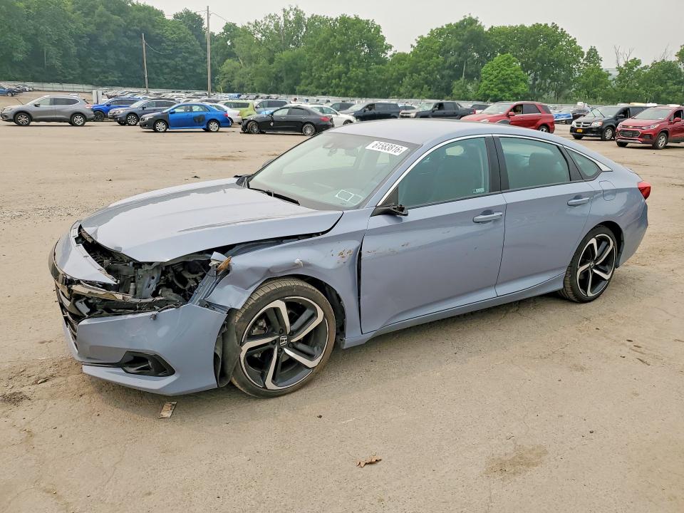 61583816 :رقم المزاد ، 1HGCV1F4XNA067576 vin ، 2022 Honda Accord مزاد بيع