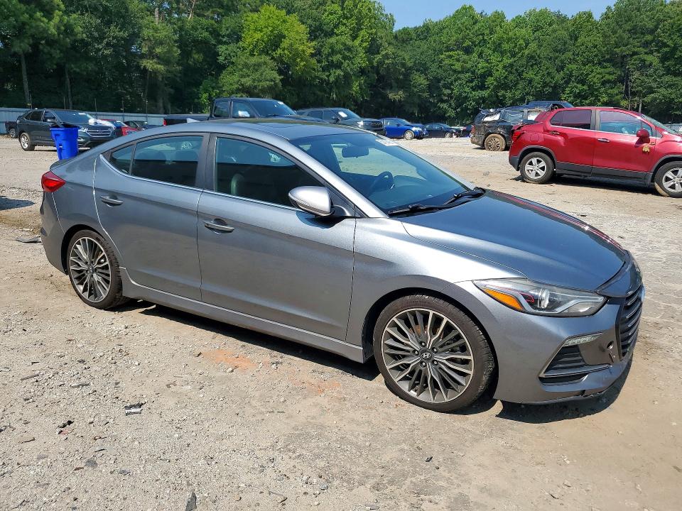 62439426 :رقم المزاد ، KMHD04LB0JU613215 vin ، 2018 Hyundai Elantra مزاد بيع