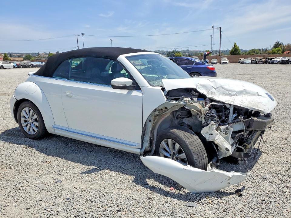 Продажа на аукционе авто 2017 Volkswagen Beetle, vin: 3VW517AT0HM813977, номер лота: 62652646