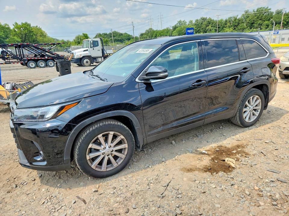 62954596 :رقم المزاد ، 5TDJZRFH5KS563380 vin ، 2019 Toyota Highlander مزاد بيع