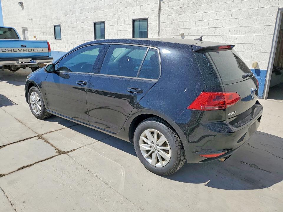 60180106 :رقم المزاد ، 3VW217AU4FM011747 vin ، 2015 Volkswagen Golf مزاد بيع