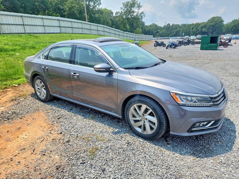 62599976 :رقم المزاد ، 1VWBA7A34JC000927 vin ، 2018 Volkswagen Passat مزاد بيع