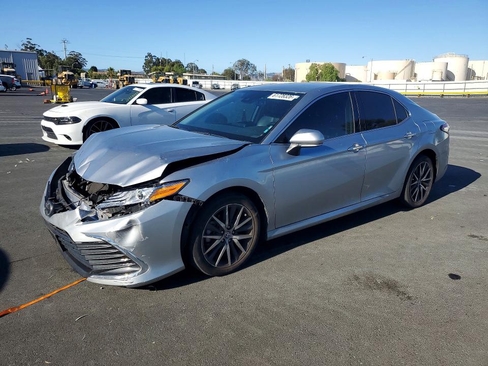 61728326 :رقم المزاد ، 4T1F11AK3RU845875 vin ، 2024 Toyota Camry مزاد بيع