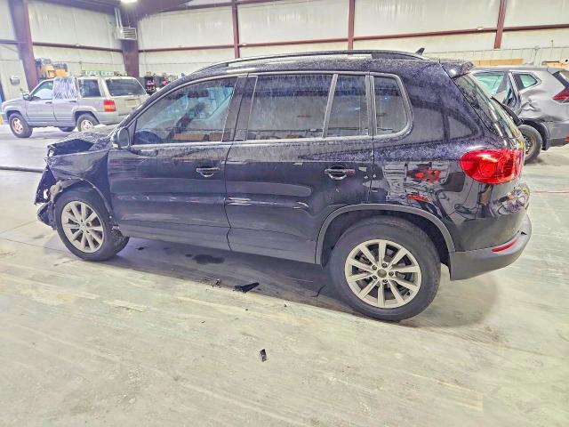 2018 Volkswagen Tiguan მანქანა იყიდება აუქციონზე, vin: WVGAV7AX0JK002679, აუქციონის ნომერი: 58727466