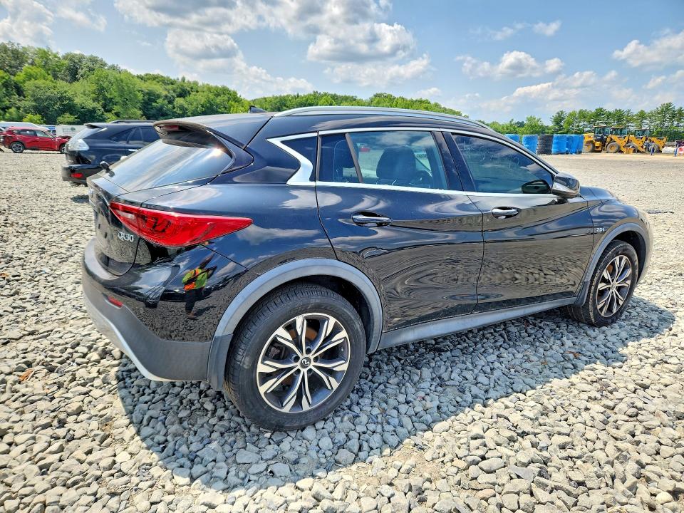 62142916 :رقم المزاد ، SJKCH5CR4HA033969 vin ، 2017 Infiniti Qx30 مزاد بيع