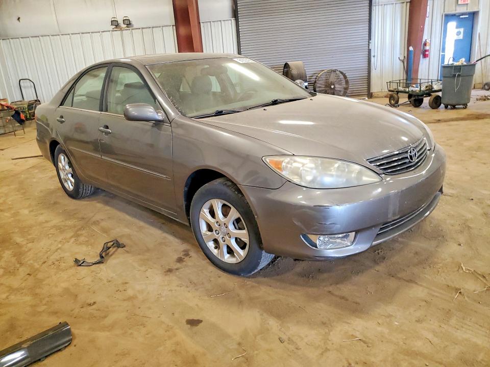 2005 Toyota Camry მანქანა იყიდება აუქციონზე, vin: 4T1BF30K25U618829, აუქციონის ნომერი: 61633456