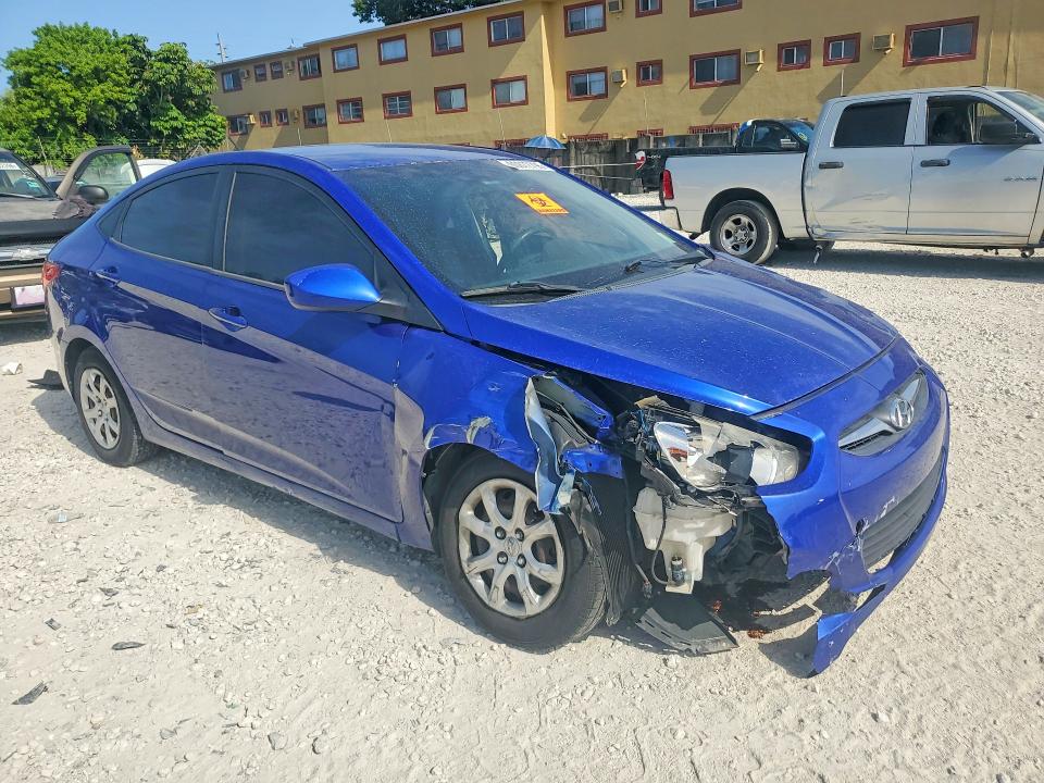 60872796 :رقم المزاد ، KMHCT4AE3DU529183 vin ، 2013 Hyundai Accent مزاد بيع