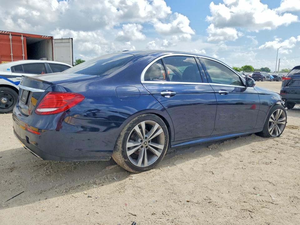 62233856 :رقم المزاد ، WDDZF4JB5JA390768 vin ، 2018 Mercedes-benz E مزاد بيع