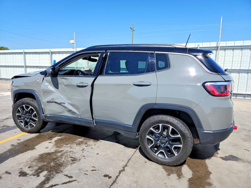 60715526 :رقم المزاد ، 3C4NJDDB6LT132788 vin ، 2020 Jeep Compass مزاد بيع