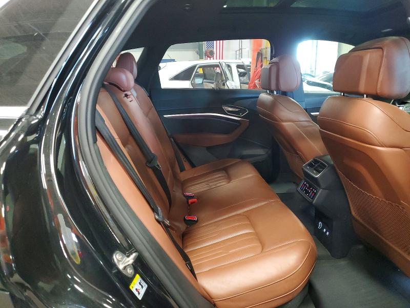 59961916 :رقم المزاد ، WA1VABGE8KB020532 vin ، 2019 Audi E-tron مزاد بيع