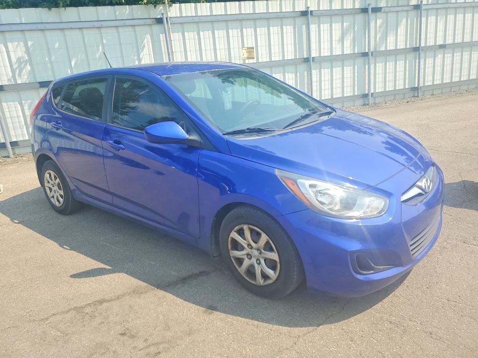 2013 Hyundai Accent მანქანა იყიდება აუქციონზე, vin: KMHCT5AE9DU092926, აუქციონის ნომერი: 61033566