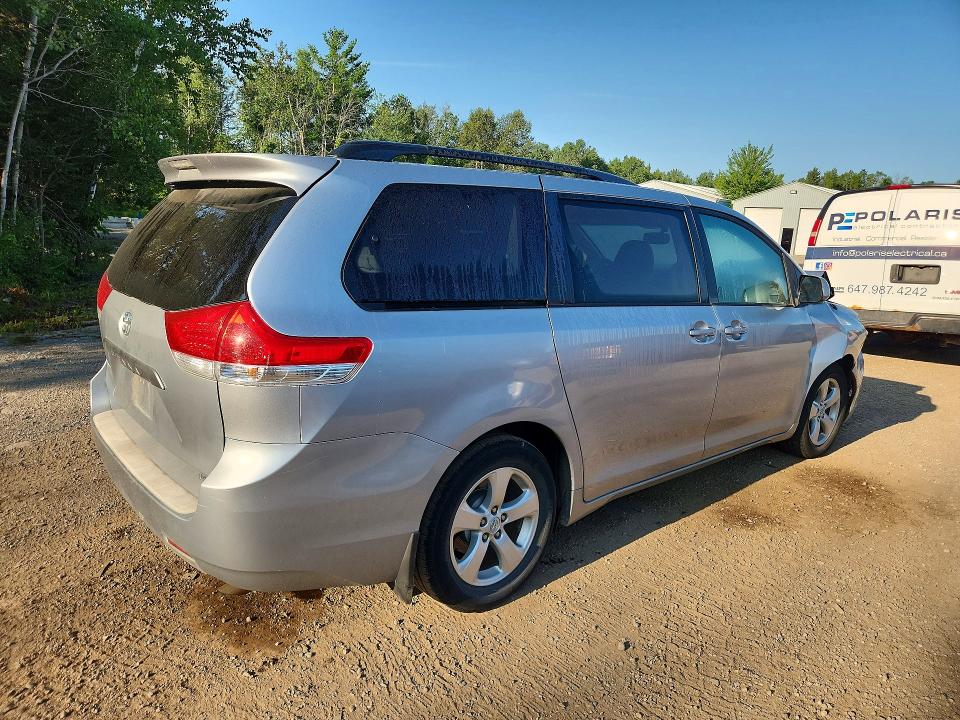 Продажа на аукционе авто 2014 Toyota Sienna, vin: 5TDKK3DC0ES495152, номер лота: 61787716