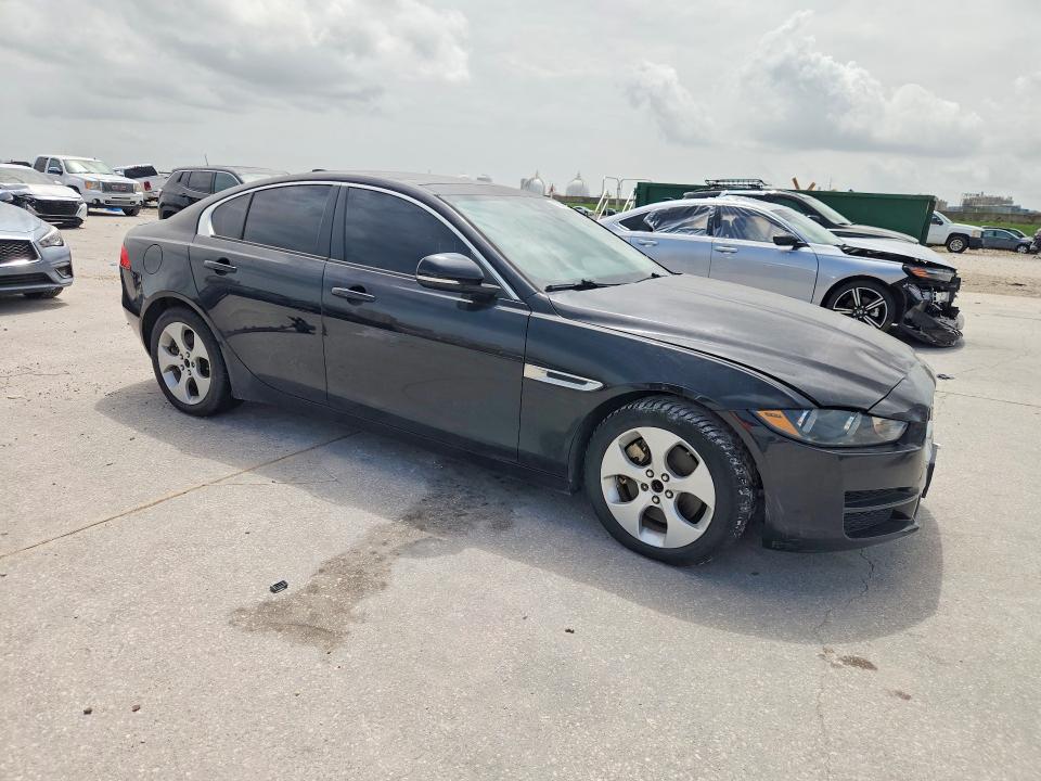 61342106 :رقم المزاد ، SAJAR4FX1JCP39188 vin ، 2018 Jaguar Xe مزاد بيع