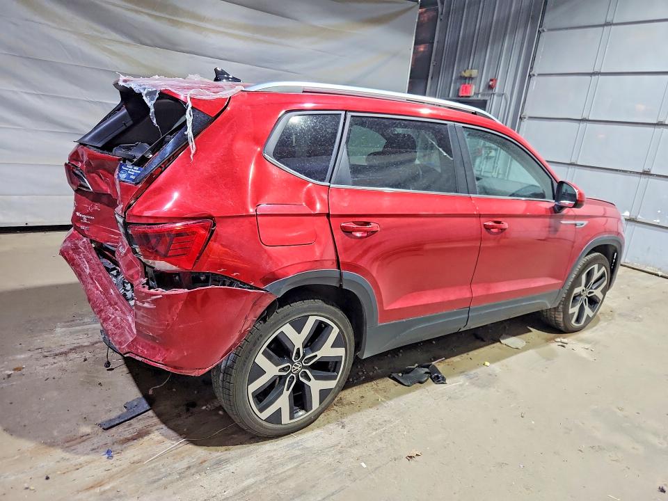 2022 Volkswagen Taos მანქანა იყიდება აუქციონზე, vin: 3VV2X7B29NM027621, აუქციონის ნომერი: 61230666