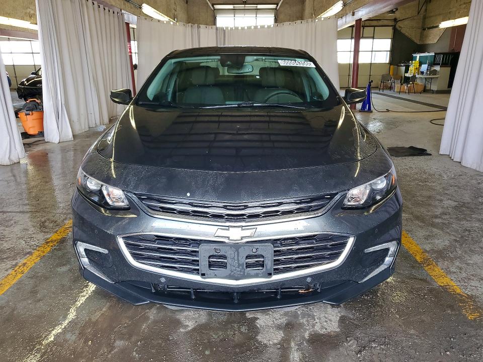 60004356 :رقم المزاد ، 1G1ZJ5SU2HF263402 vin ، 2017 Chevrolet Malibu مزاد بيع
