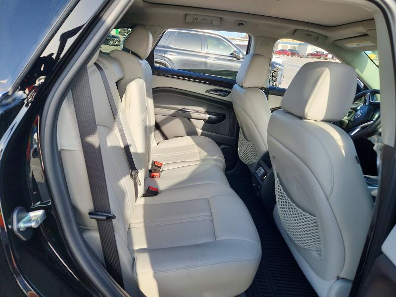 61805246 :رقم المزاد ، 3GYFNCE32GS550166 vin ، 2016 Cadillac Srx مزاد بيع