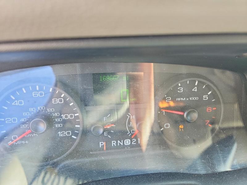 2006 Ford Crown Victoria მანქანა იყიდება აუქციონზე, vin: 2FAFP74W26X129158, აუქციონის ნომერი: 60795186