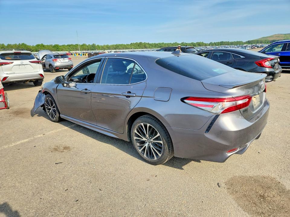 60799276 :رقم المزاد ، 4T1B11HK8KU238798 vin ، 2019 Toyota Camry مزاد بيع