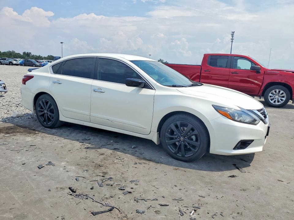 Продаж на аукціоні авто 2017 Nissan Altima, vin: 1N4AL3AP3HC271983, номер лоту: 63037896