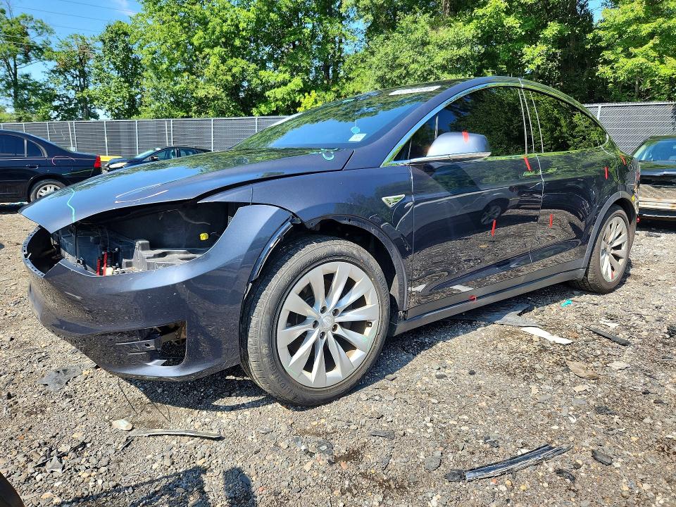 Продажа на аукционе авто 2016 Tesla Model X, vin: 5YJXCAE22GF022650, номер лота: 61797606