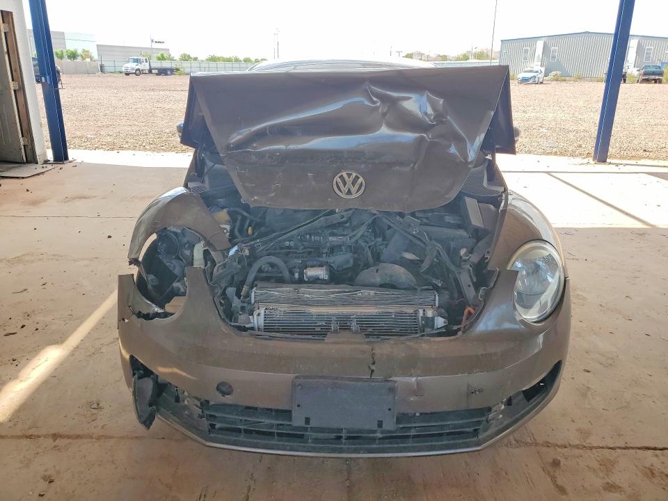 61810636 :رقم المزاد ، 3VWJ07AT1EM662290 vin ، 2014 Volkswagen Beetle مزاد بيع