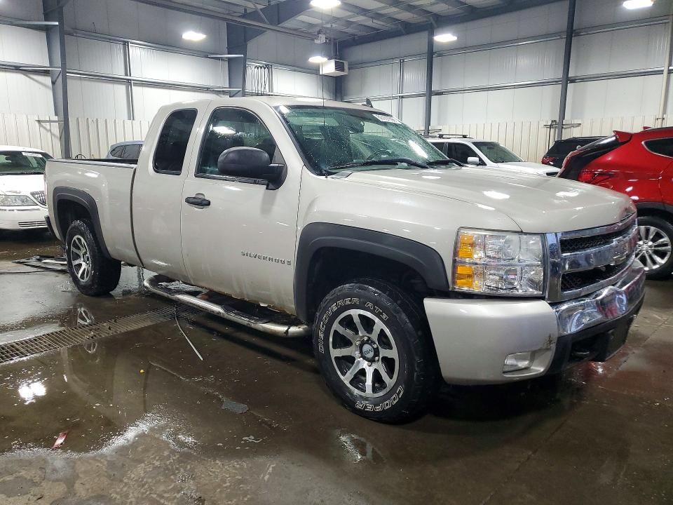 Продажа на аукционе авто 2008 Chevrolet Silverado, vin: 1GCEK19028Z221051, номер лота: 63107996