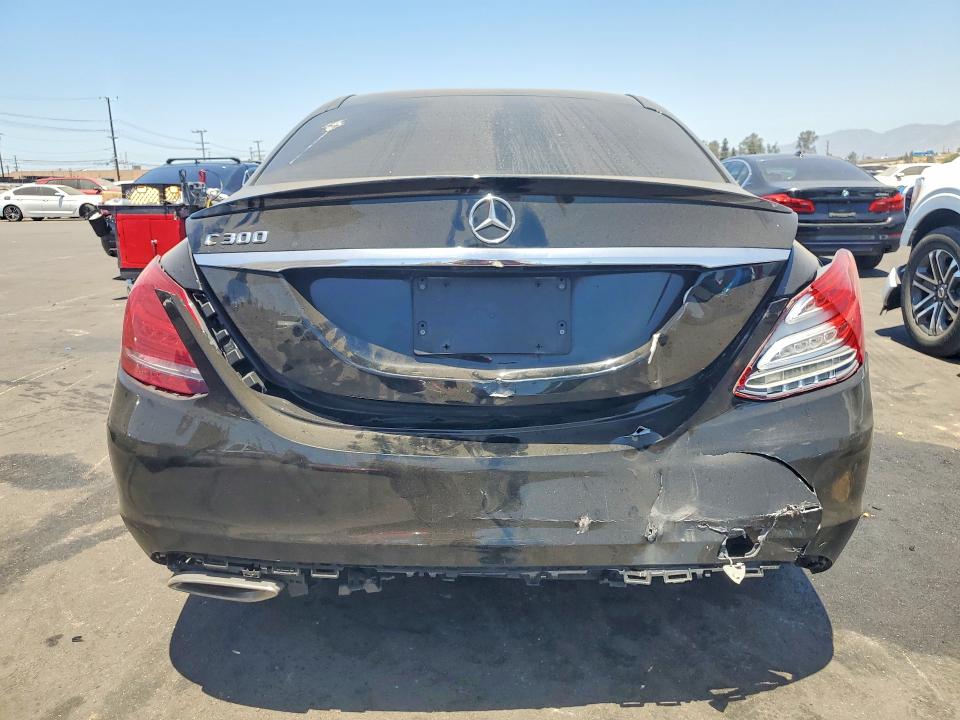 2015 Mercedes-benz C მანქანა იყიდება აუქციონზე, vin: 55SWF4JB5FU069775, აუქციონის ნომერი: 61553816