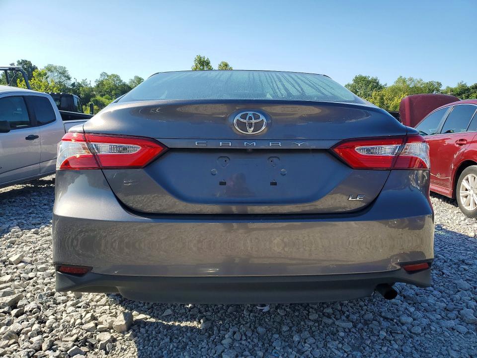 Продажа на аукционе авто 2018 Toyota Camry, vin: 4T1B11HK9JU133976, номер лота: 62209336