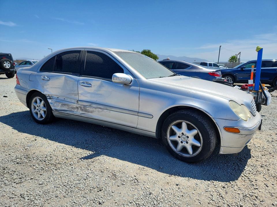 2003 Mercedes-benz C მანქანა იყიდება აუქციონზე, vin: WDBRF61JX3F330003, აუქციონის ნომერი: 60646416