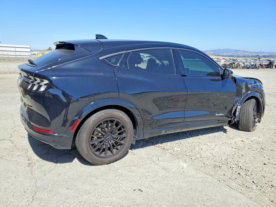 61011356 :رقم المزاد ، 3FMTK2SU3NMA40947 vin ، 2022 Ford Mustang Mach-e مزاد بيع