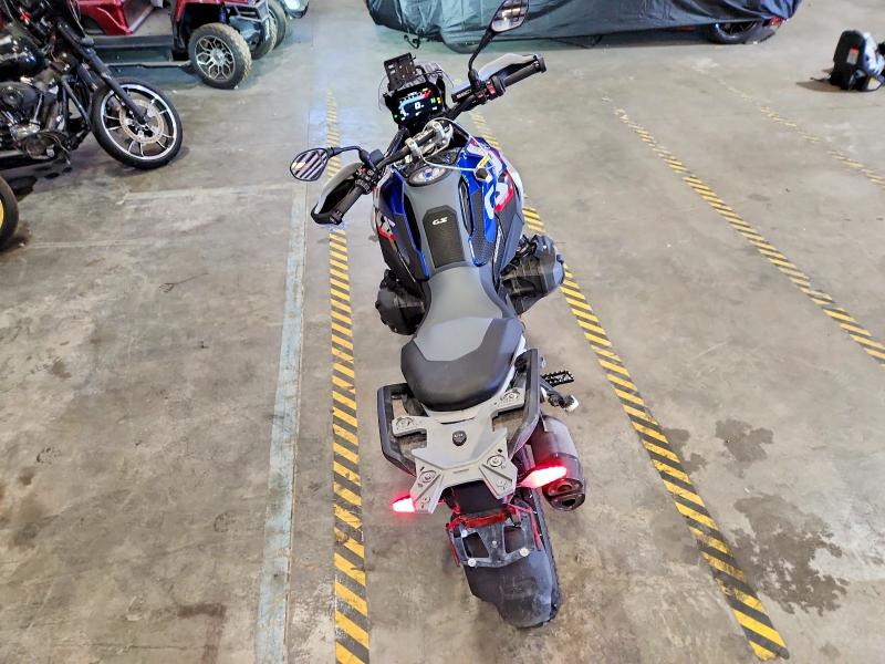 59601336 :رقم المزاد ، WB10M2305S6L52869 vin ، 2025 Bmw R 1300 مزاد بيع