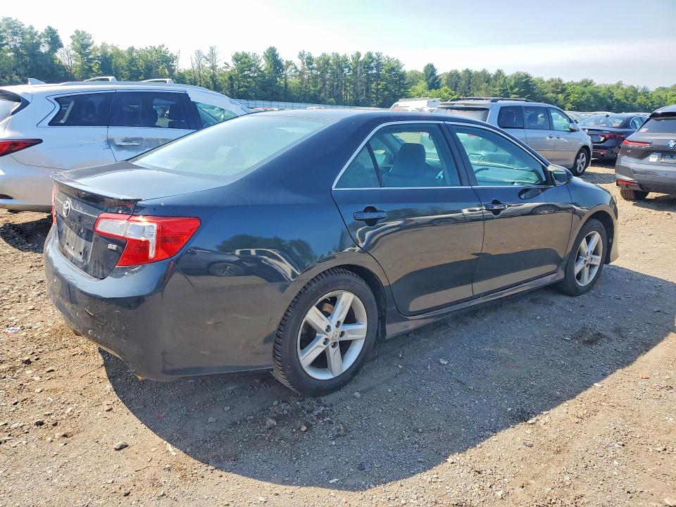 60492746 :رقم المزاد ، 4T1BF1FK8CU124435 vin ، 2012 Toyota Camry مزاد بيع