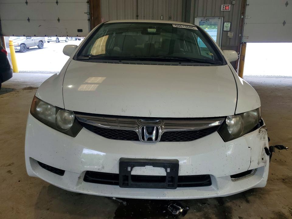 60613686 :رقم المزاد ، 19XFA1F56BE048354 vin ، 2011 Honda Civic مزاد بيع