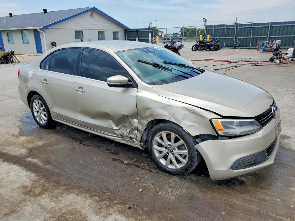 60587396 :رقم المزاد ، 3VWDX7AJXDM303915 vin ، 2013 Volkswagen Jetta مزاد بيع