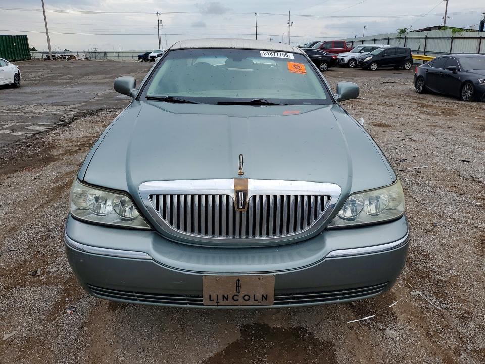 Aukcja sprzedaży 2004 Lincoln Town Car, vin: 1LNHM81W24Y687798, numer aukcji: 61877756