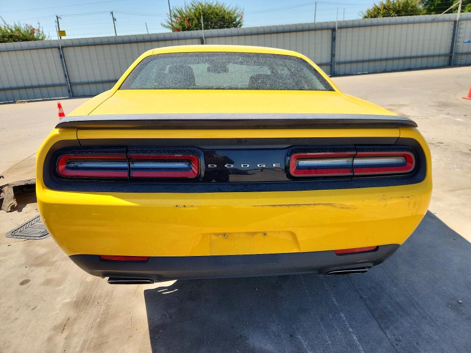 60379216 :رقم المزاد ، 2C3CDZBT8HH509360 vin ، 2017 Dodge Challenger مزاد بيع