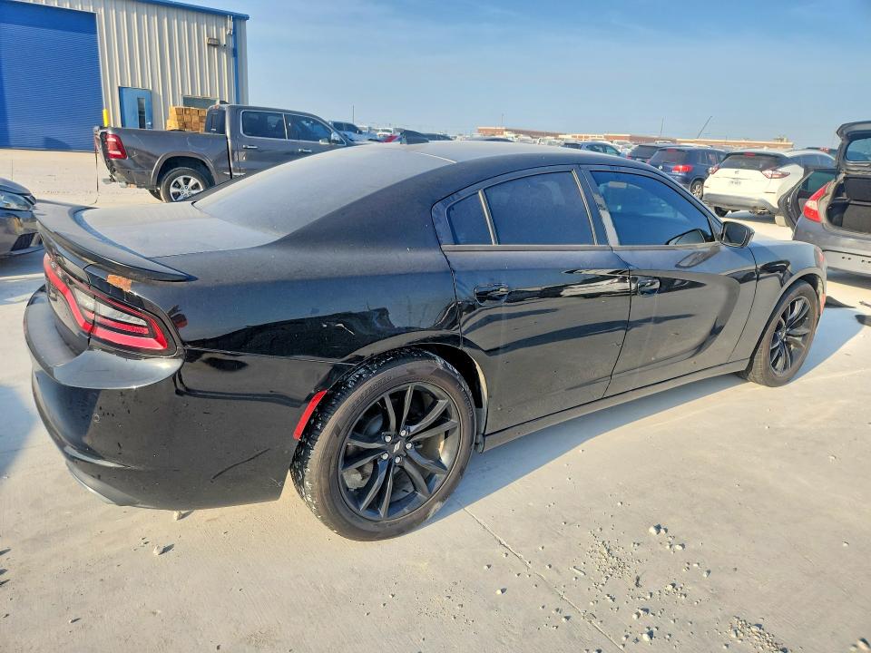 62028896 :رقم المزاد ، 2C3CDXHG0JH273856 vin ، 2018 Dodge Charger مزاد بيع
