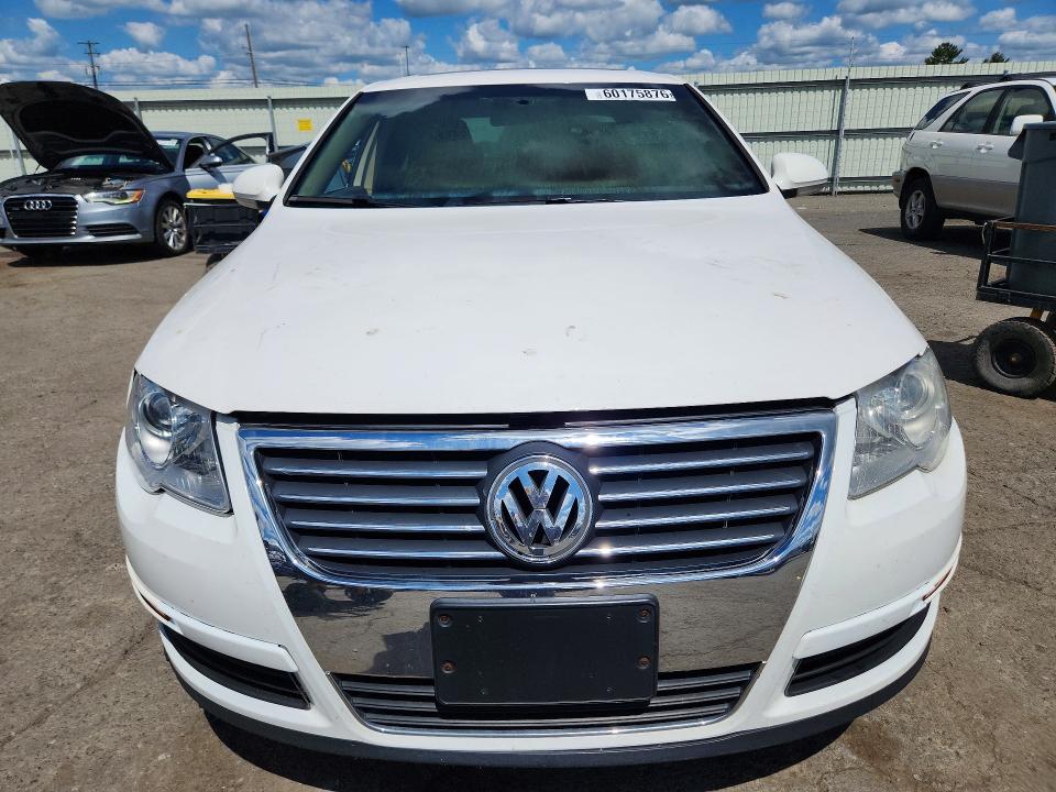 60175876 :رقم المزاد ، WVWAK73C38E247279 vin ، 2008 Volkswagen Passat مزاد بيع