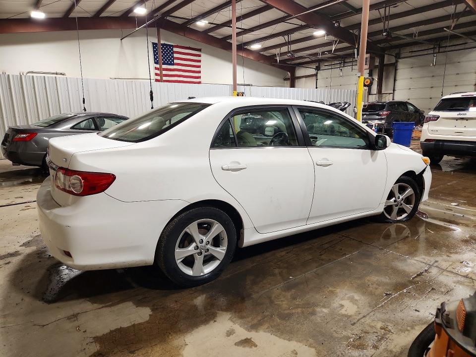60246736 :رقم المزاد ، 2T1BU4EE8DC918924 vin ، 2013 Toyota Corolla مزاد بيع