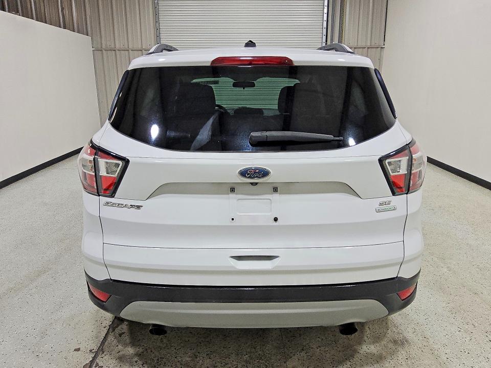 60245426 :رقم المزاد ، 1FMCU0GD2JUA60880 vin ، 2018 Ford Escape مزاد بيع