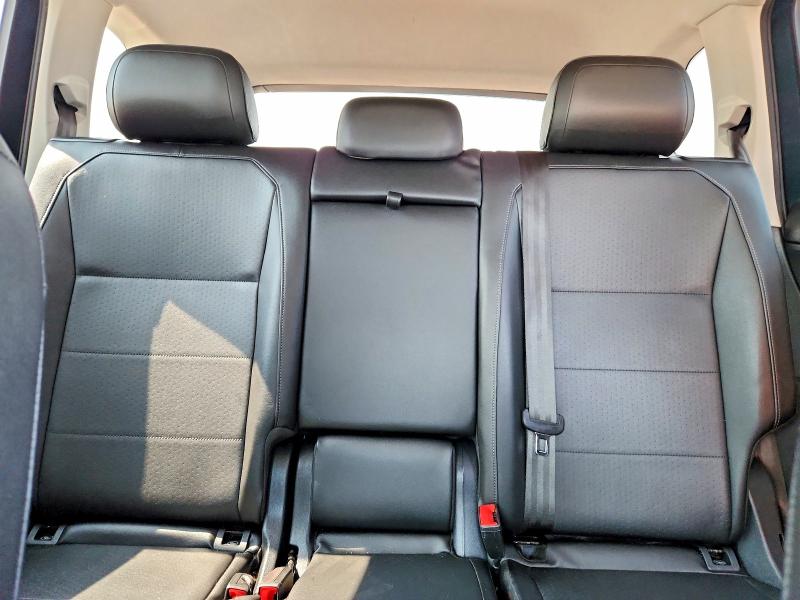 Продаж на аукціоні авто 2018 Volkswagen Tiguan, vin: 3VV3B7AX0JM055320, номер лоту: 63498916