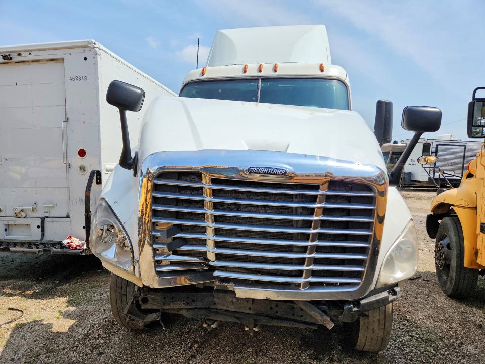 2018 Freightliner Cascadia 125 მანქანა იყიდება აუქციონზე, vin: 3AKJGEDV3JSJW1569, აუქციონის ნომერი: 60195956
