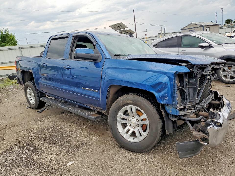 Продаж на аукціоні авто 2018 Chevrolet Silverado, vin: 3GCUKREC6JG372992, номер лоту: 62614216