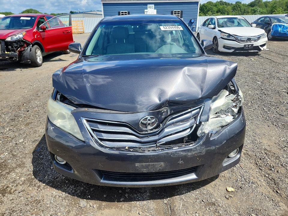 62394406 :رقم المزاد ، 4T1BF3EK4BU137095 vin ، 2011 Toyota Camry مزاد بيع