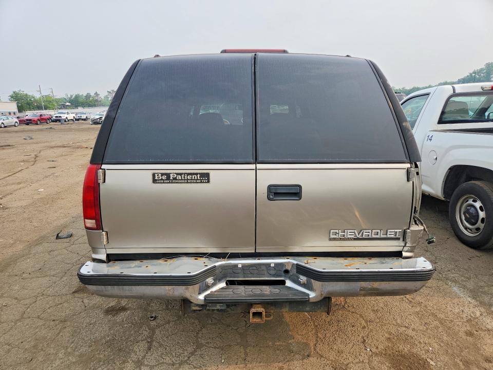 61312606 :رقم المزاد ، 3GNEC16R3XG143255 vin ، 1999 Chevrolet Suburban مزاد بيع