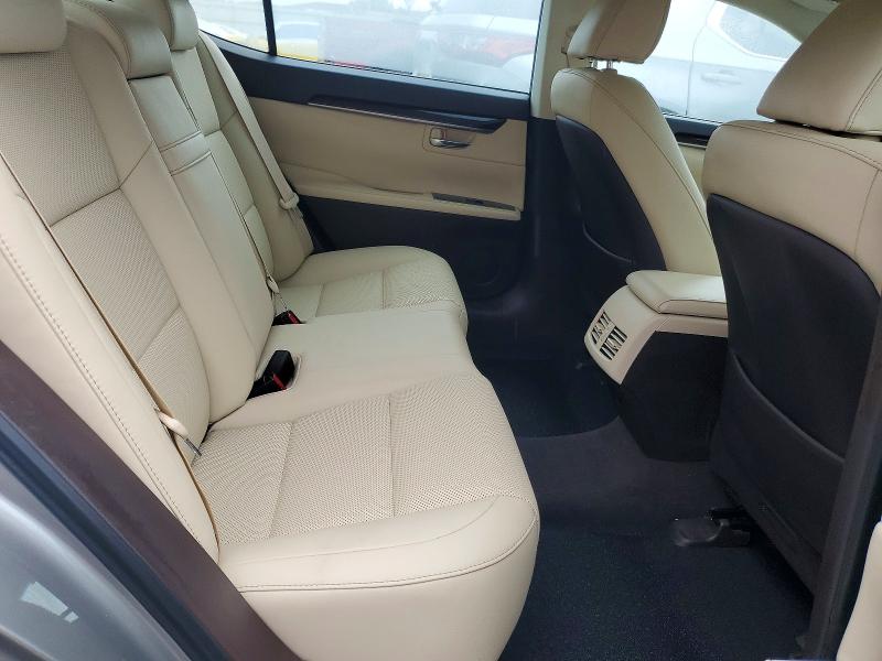 60361496 :رقم المزاد ، 58ABK1GG4JU082941 vin ، 2018 Lexus Es مزاد بيع