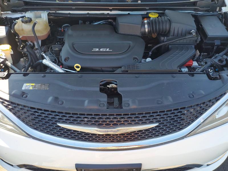 61233876 :رقم المزاد ، 2C4RC1BG1HR816117 vin ، 2017 Chrysler Pacifica مزاد بيع
